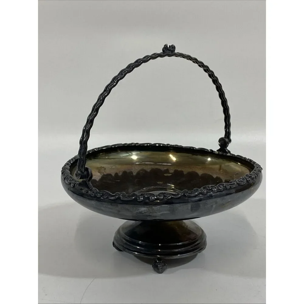 Antique Victorian Wilcox Silverplate Footed Bridal bouquet holder Basket 7” x 7”